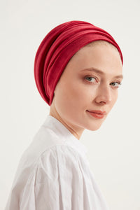 Red velvet turban - Haneenalsaify